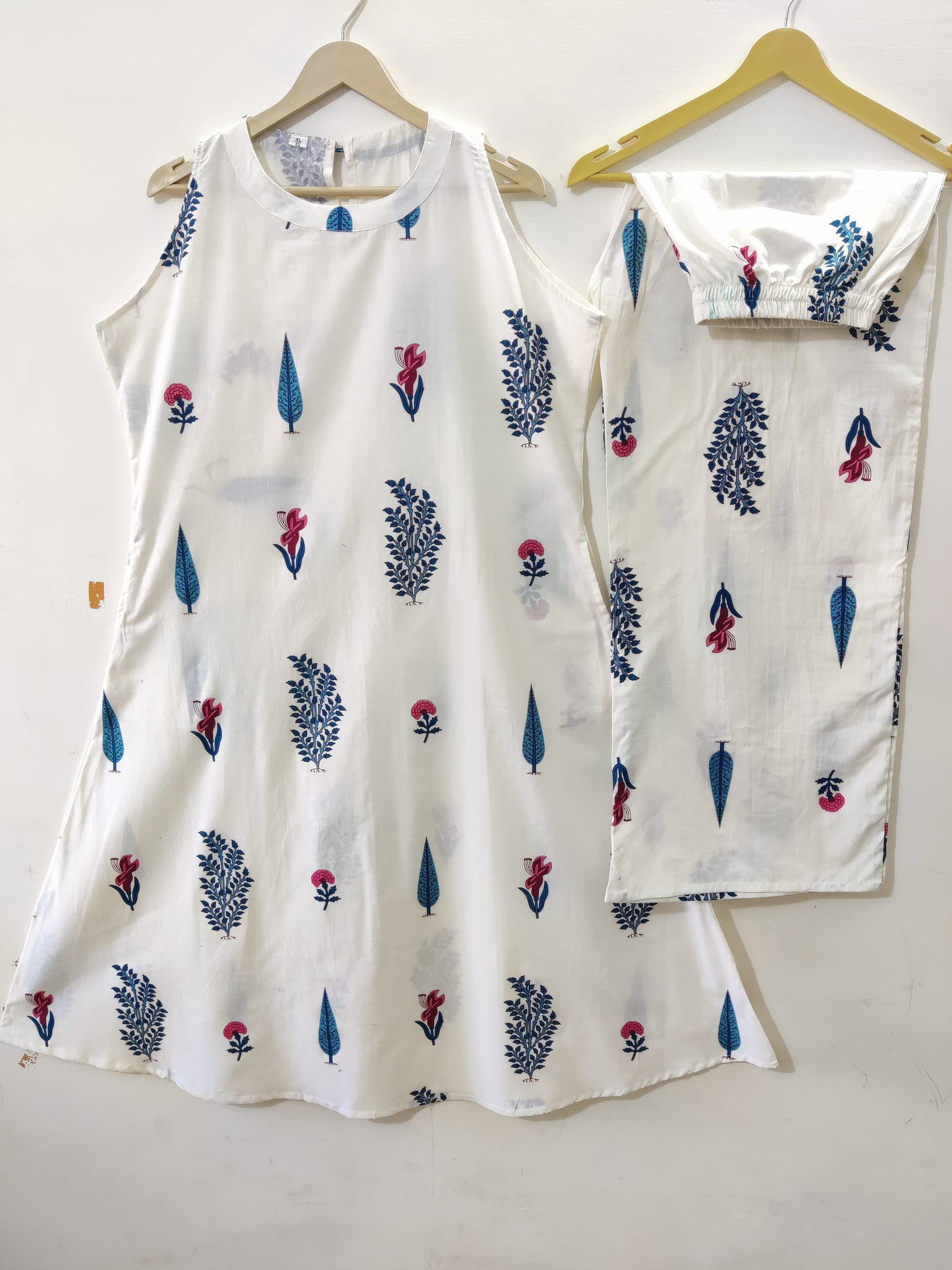 Off-White Cotton Floral Block Print Kurta Pant Set For Women