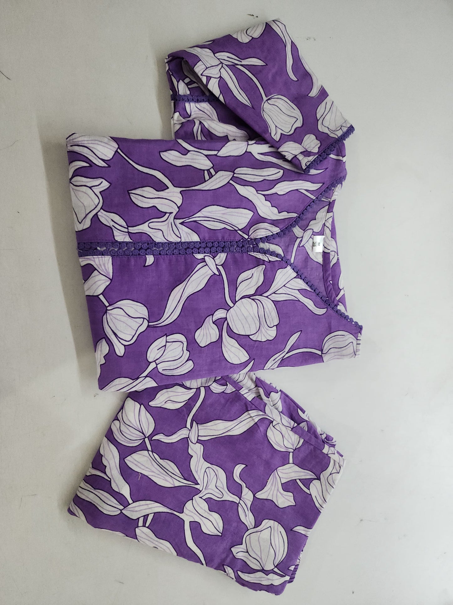 Lavender Cotton Floral Vine Print Kurta Pant Set with Lace Detail For Women
