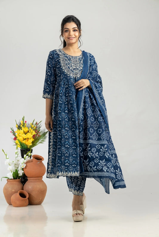 Women's Nyra-Cut Kurta Pant & Dupatta Set