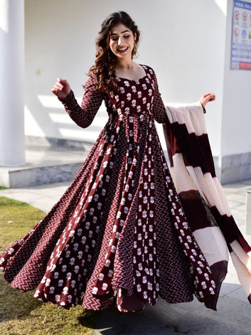 Women's Cotton Blend Gown And Dupatta Set