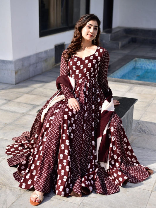 Women's Cotton Blend Gown And Dupatta Set