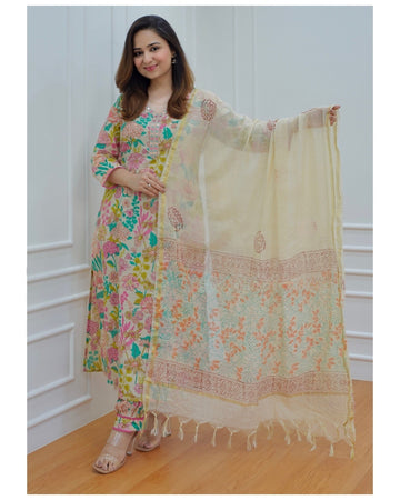 Women's Taj Cotton Floral Printed Kurta Pant & Dupatta Set