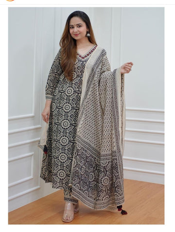 Women's Floral Printed Regular Pure Cotton Kurta with Trousers & With Dupatta