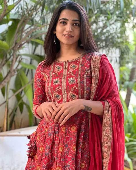 Women's Beautiful Red Voluminous Anarkali Jari Work Suit Set