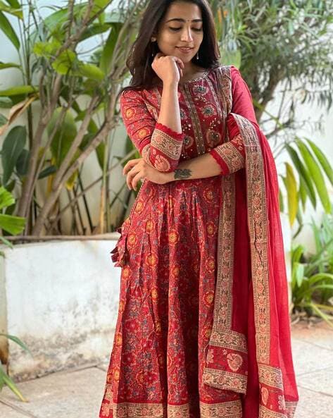 Women's Beautiful Red Voluminous Anarkali Jari Work Suit Set