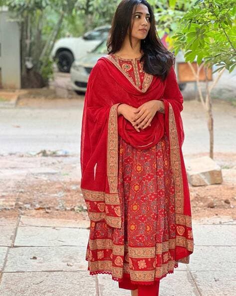 Women's Beautiful Red Voluminous Anarkali Jari Work Suit Set