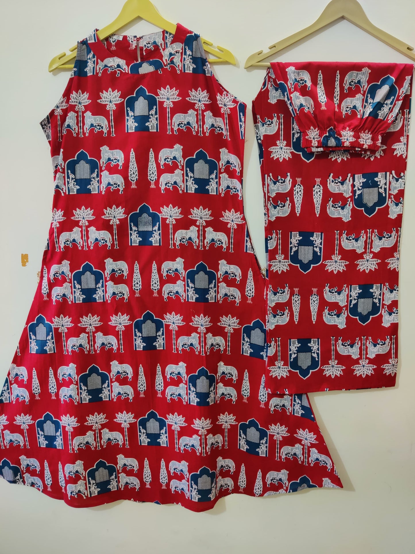 Red Sleeveless Cotton Elephant Print Kurta with Pant Set For Women