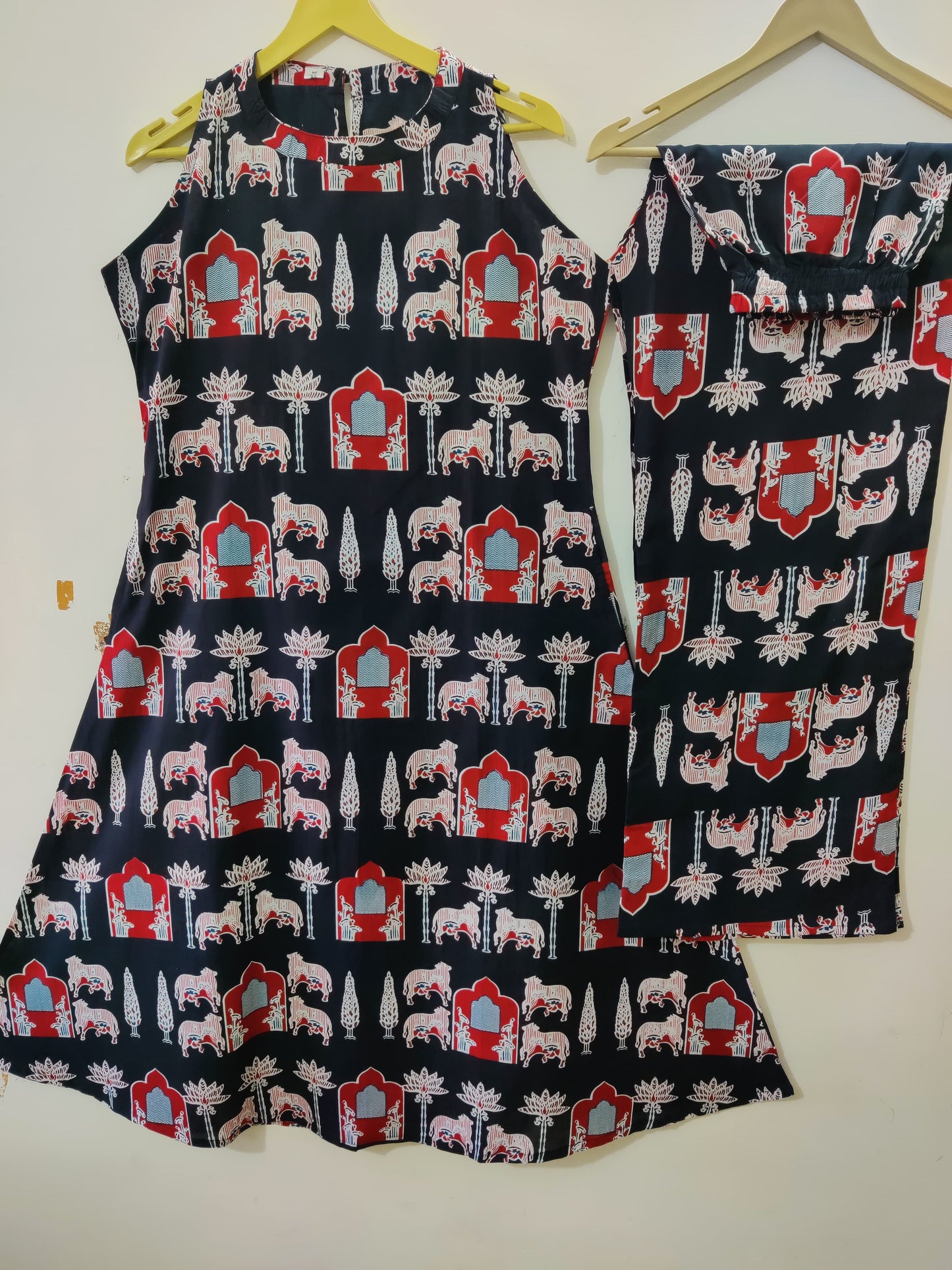 Black Cotton Sleeveless Ethnic Elephant Print Kurta with Pant Set For Women