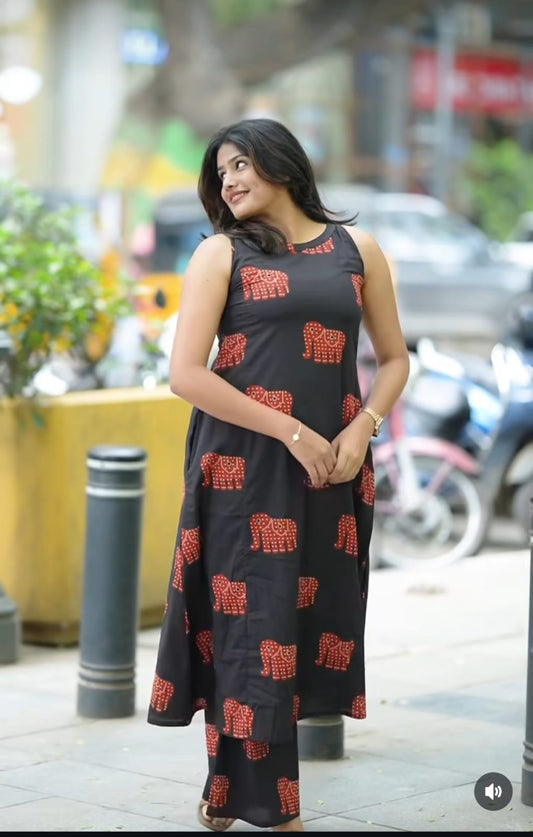 Black Sleeveless Kurta Set with Red Elephant Motifs For Women