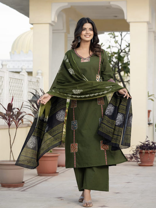 Dark Green Ethnic Kurta Set with Black Printed Dupatta